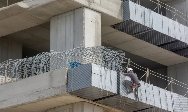 مراحل اجرای مقاوم سازی ساختمان با FRP